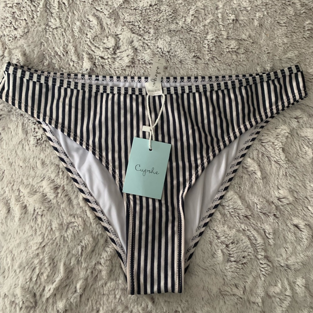 3/$20 NWT CupShe Sz L Dark Navy striped bikini bottom.